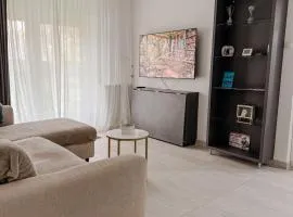 Hideout Cozy 2 rooms near Palas Mall & city center, warmy, invoice available, parking space, Ultracomfy