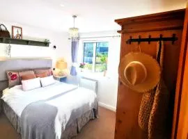 Cozy Cotswold getaway near Burford