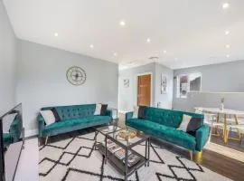Luxury Tottenham Stadium Retreat - 2 minute walk to stadium