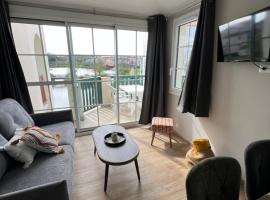 Coco studio 2 adultes et 2 enfants avec terrasse vue sur le Lac et accès parc aquatique gratuit, complexe hôtelier à Talmont-Saint-Hilaire