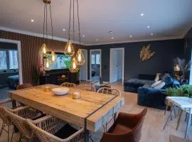 Reigi Holiday Home, Hiiumaa with Nordic HotTub & Sauna