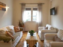 Afrodite's apartment (close to Athens city center), hotel in Athens
