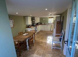 Old church cottage, hotel in Chulmleigh