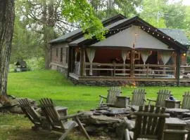 Sweet Cabin Firepit Hot Tub Yard Deck Pet Friendly