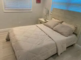 Private Room in Spacious 3-Bedroom Home