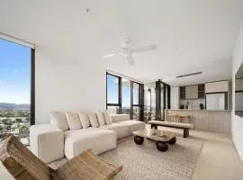 Seren - Luxury Ocean Views With Pool And Gym