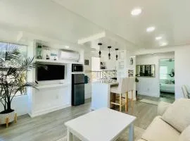 Modern 1BR Suite Boutique 5 Miles to Beach