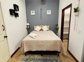 Tropical Studio in Sunset Villas, West end