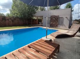 arrayanes, hotel u gradu Hunin