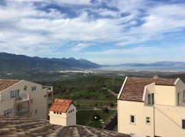 The Pelican Penthouse at Kusadasi Golf Resort, hotel in Soğucak