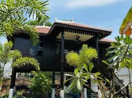 Roya Khmer House