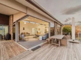 The Ultimate Tekapo Retreat Deck & Stunning Views