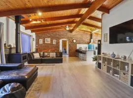 Ocean Breeze - Sleeps 12 - Pet Friendly