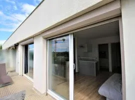 Appartement rénové avec terrasse à Royan - FR-1-494-206