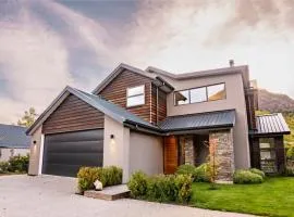 Arrowtown Mountain View Retreat