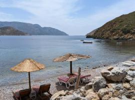CHEZ YAYA - Sea View Luxury Lodges, hotel v destinaci Emborios