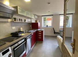 Apartmán na náměstí Fryšták, hotel v destinaci Zlín