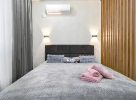 Красотка в сером