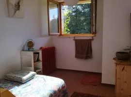 Chambre ensoleillée au calme