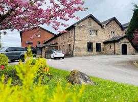 Park hall Hotel & Spa Lancashire, a member of Radisson Individuals、Ecclestonのプール付きホテル