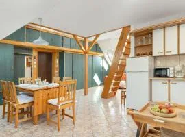 Plac Neptuna Bright Studio with Balcony by Noclegi Renters