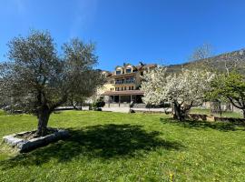 Hotel Cotiella, hotel en Campo