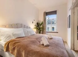 DINBNB Apartments l Stylish Apartment - Fireplace & Fully Equipped