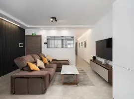 Modern 2BD Apartment with Spacious Layout & 2 Balconies - San Gwann