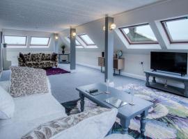 The Penthouse - 1 Bedroom Penthouse - Milford Haven, hotel v destinaci Milford Haven