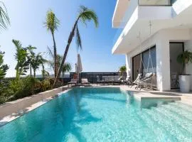 Blue Hills Villa