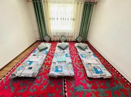 Oroz Guest House