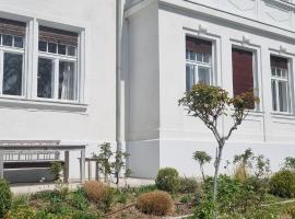 M11 Baden bei Wien, hotel mesra haiwan peliharaan di Baden