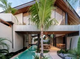House of Winds Complex - Lush 9BR Exotic Escape - 3x3BR Villas near Canggu