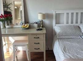 Beautiful Property Close To London, hotel in Potters Bar