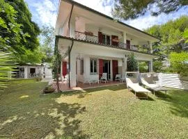 143 - VILLA BIANCA Villa Quadrilocale a Marcelli con ampio giardino aria condizionata e WI-FI - SPIAGGIA AL WHITE BEACH CLUB INCLUSA
