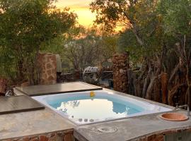 Zwartkloof 111, hotel with hot tubs in Warmbaths