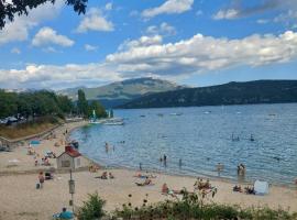 Mobil home près du lac - camping Poney, glamping en Sainte-Croix-du-Verdon
