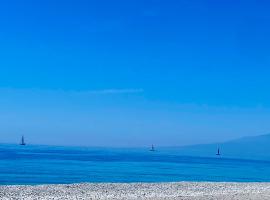 Seafront Apartment, San Lorenzo beach,Reggio Calabria、Marina di San Lorenzoのホテル