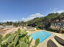 La Perle d'Isolella - Villa Les Pieds dans l'Eau - Les Frères de la Loc', Hotel in Pietrosella
