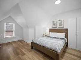 Shadyside, Pittsburgh !G Modern and Bright Private Bedroom with Shared Bathroom