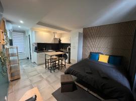 Studio confortable avec balcon, ξενοδοχείο σε Villeneuve-sur-Lot