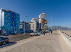 Pips Place 203, hotel u gradu Strand