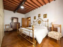 Tipica casa nelle Crete Senesi