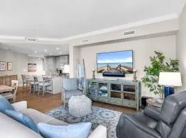 Casa Del Oro Penthouse at Barrett Square - Downtown Rosemary Beach Pool &Hot Tub Access
