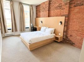 Queen Room at The Franklin Hotel Downtown on Water Street, ξενοδοχείο σε St. John's