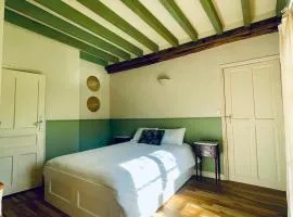 La Suite St Michel - Chambre privée avec salon