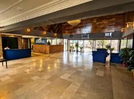 Grand Heights Hotel