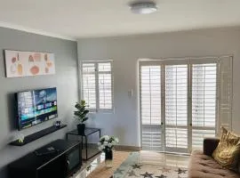 Cozy Retreat with a Pool!