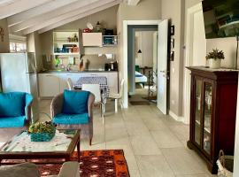 Apartment Gisa with Private Pool, hotel a Colazza