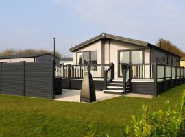 Riverside Holiday Park, holiday park in Banks